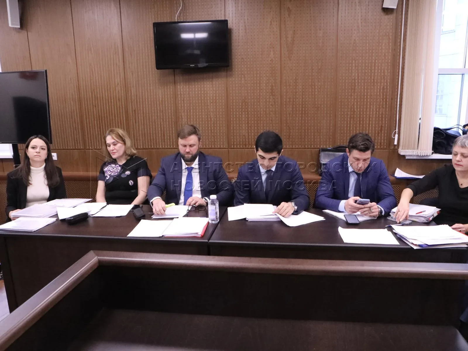 Сторона защиты в Тверском районном суде Москвы: адвокаты Кристина Цыпкало и Дмитрий Малютов на заседании по делу «Тушите свет»